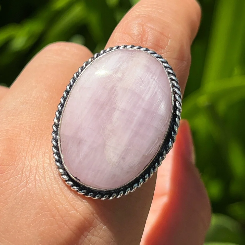 Size 8.5 925‎ silver plated Flashy Kunzite Ring